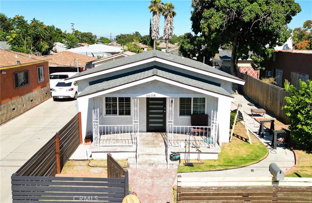 Property Photo:  9608 Beach Street  CA 90002 