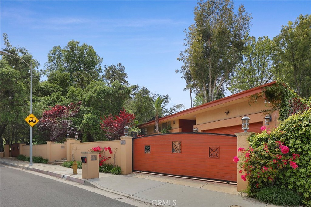 Property Photo: 3951 Vanalden Avenue CA 91356