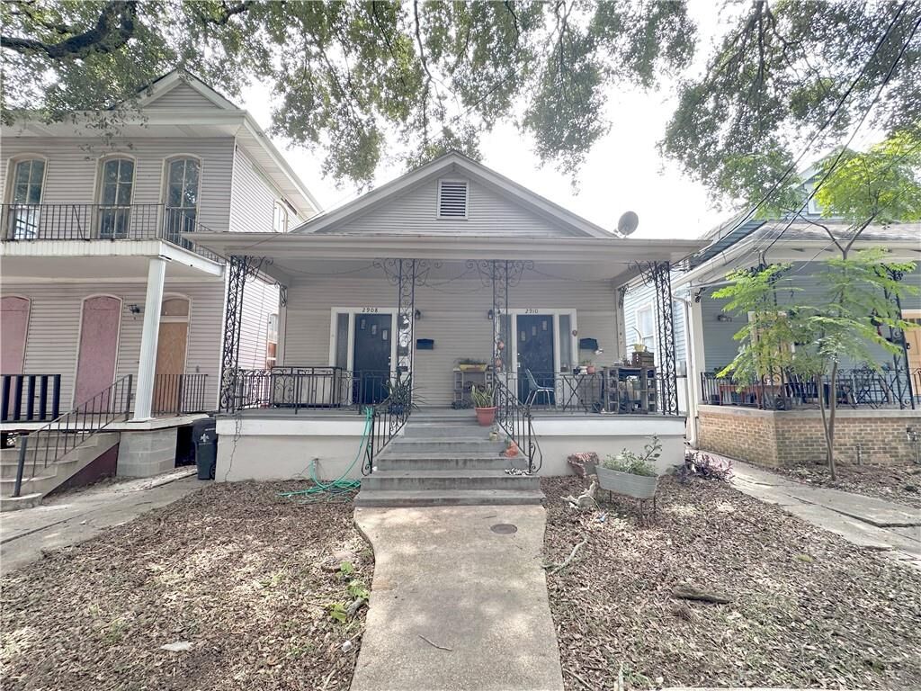 Property Photo:  2908 Banks Street  LA 70119 