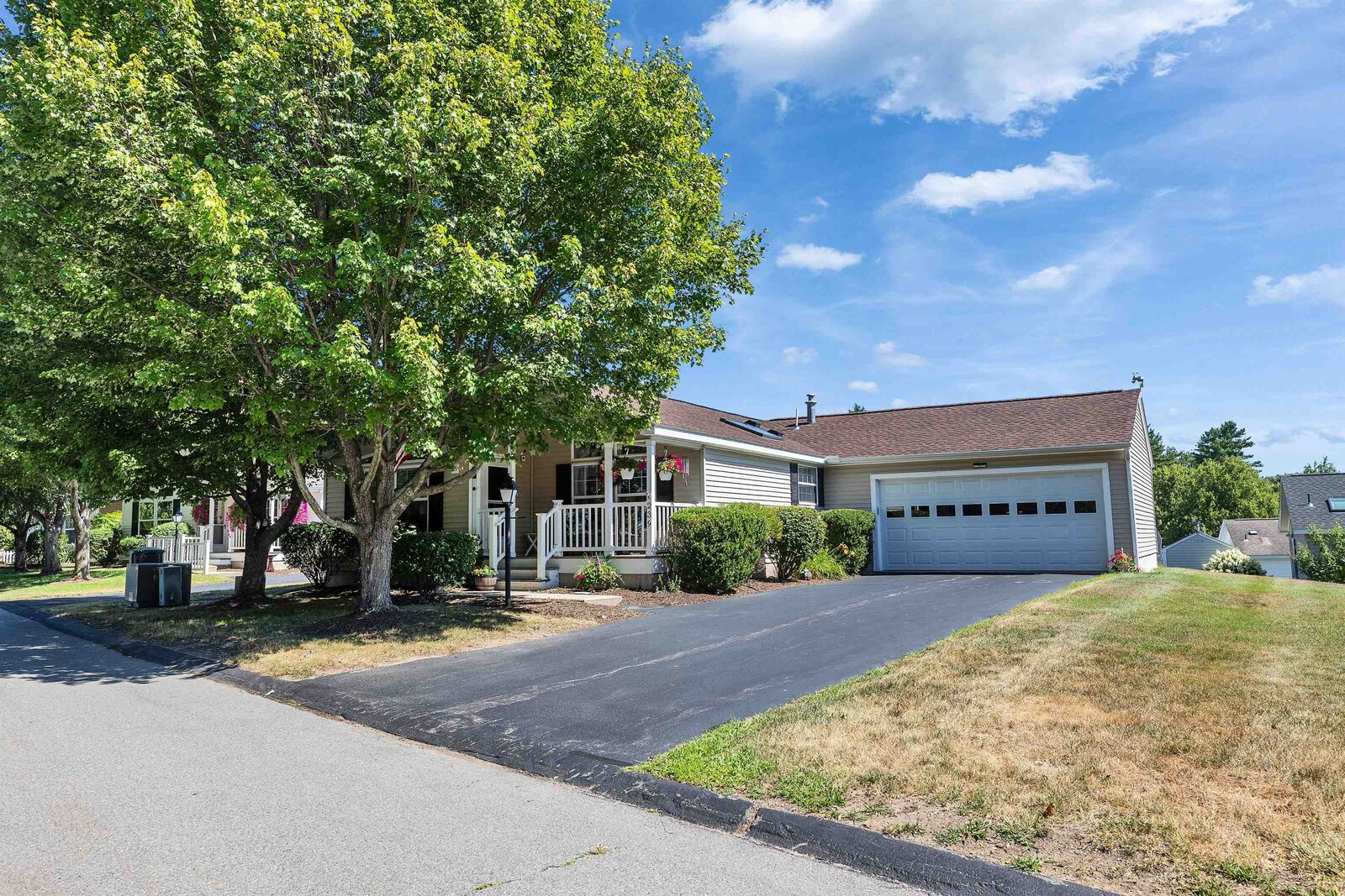 Property Photo: 239 Victorian Way NH 03104