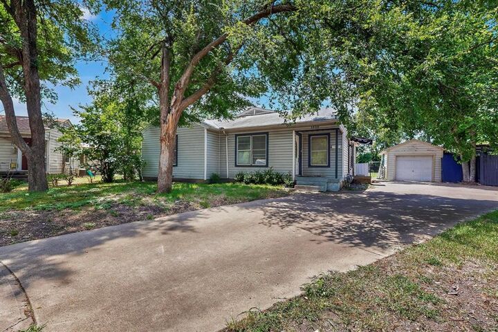 Property Photo:  1510 S Farola Drive  TX 75228 