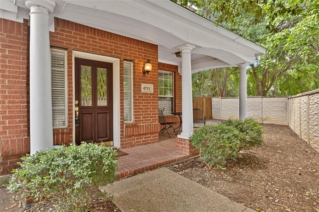 Property Photo:  4711 Safe Harbour Drive  TX 76016 