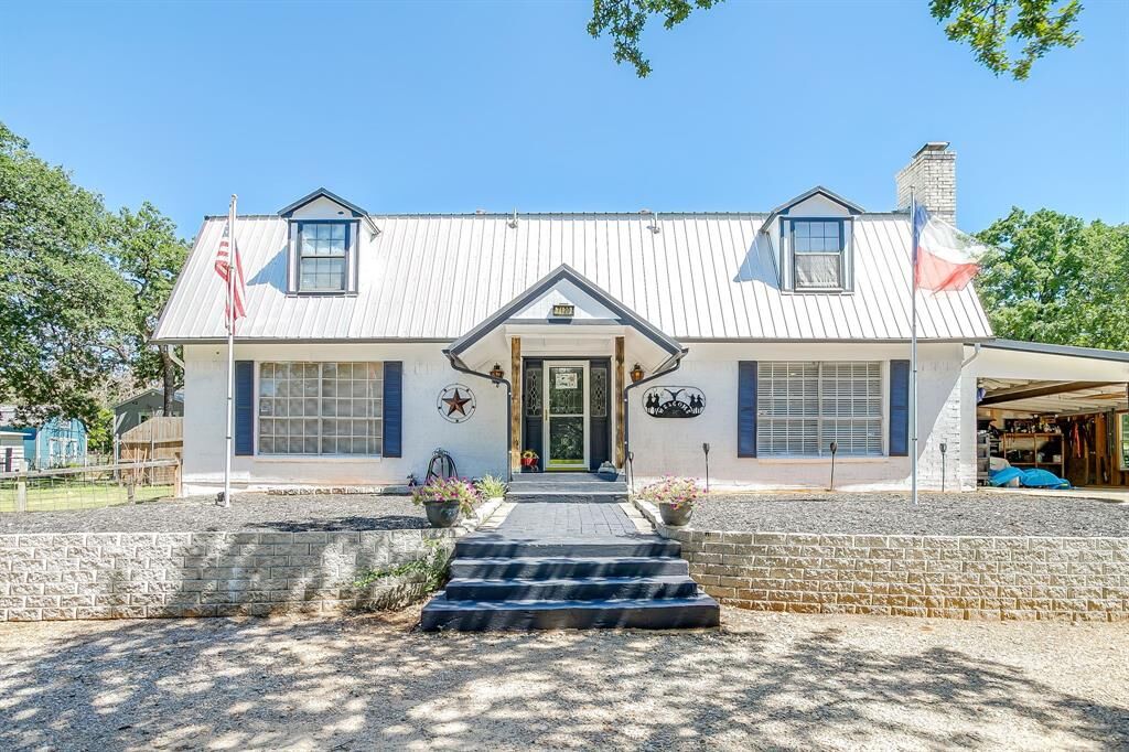 Property Photo:  7120 County Road 802  TX 76028 