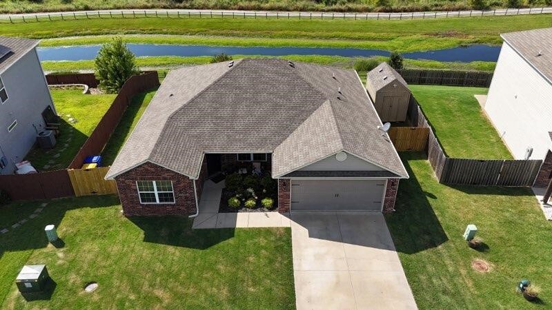 Property Photo: 406 Woodland Street AR 72745