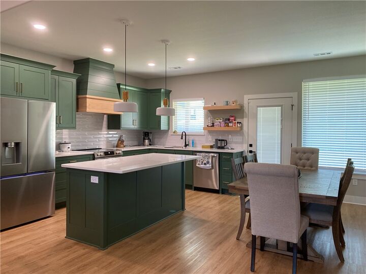 Property Photo: 872 Round Top Street AR 72753