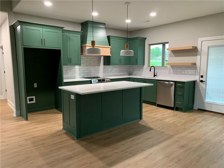 Property Photo: 872 Round Top Street AR 72753