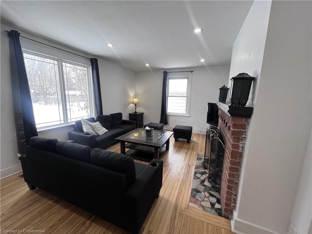 Photo de la propriété: 280 King George Road ON N3R 5L6