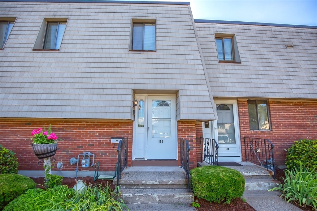 Property Photo: 106 Beekman Dr 106 MA 01001