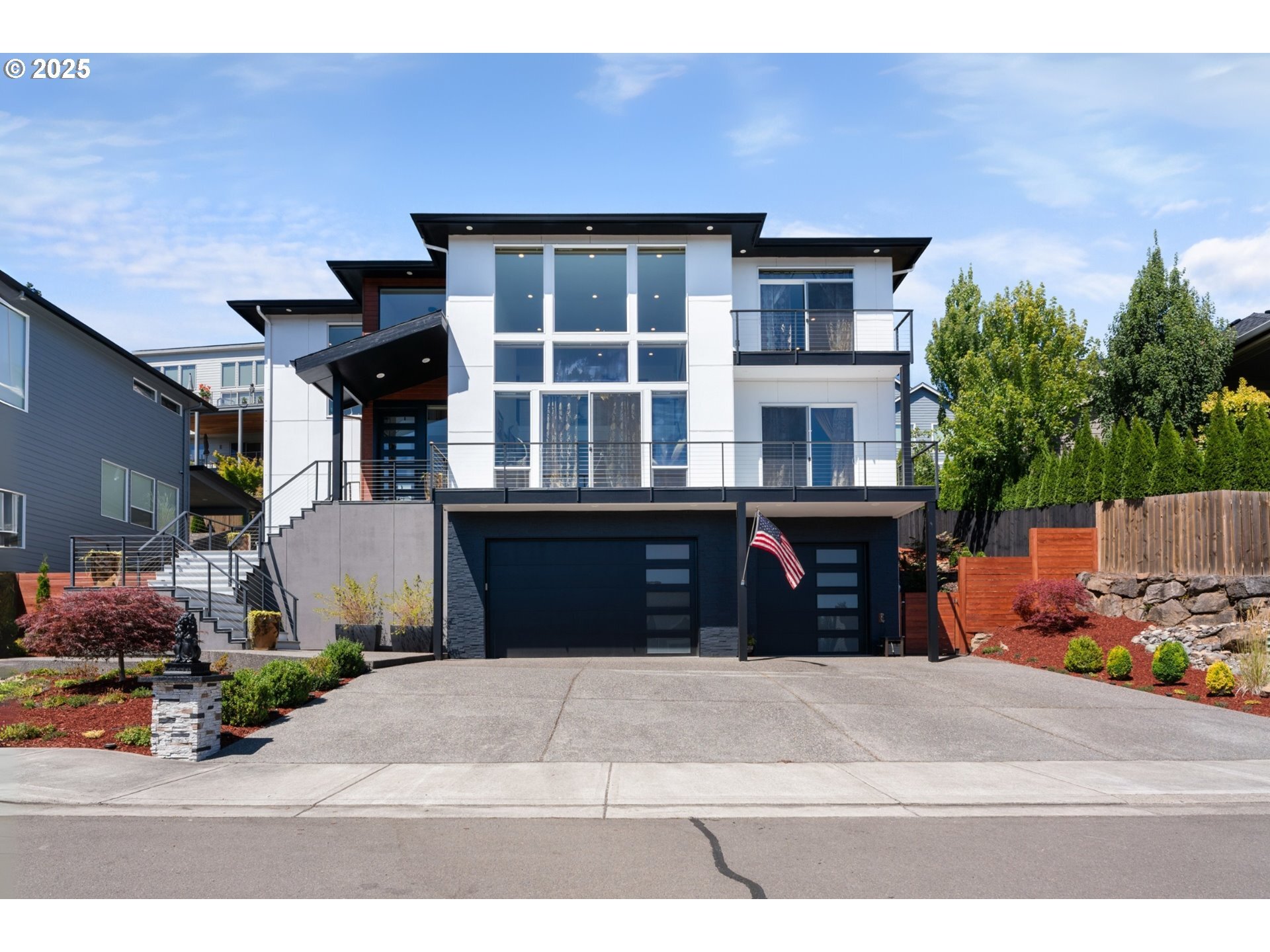 Property Photo:  1345 N R St  WA 98671 