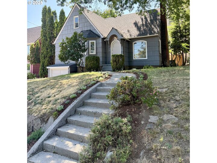 Property Photo:  323 NE 47th Ave  OR 97213 