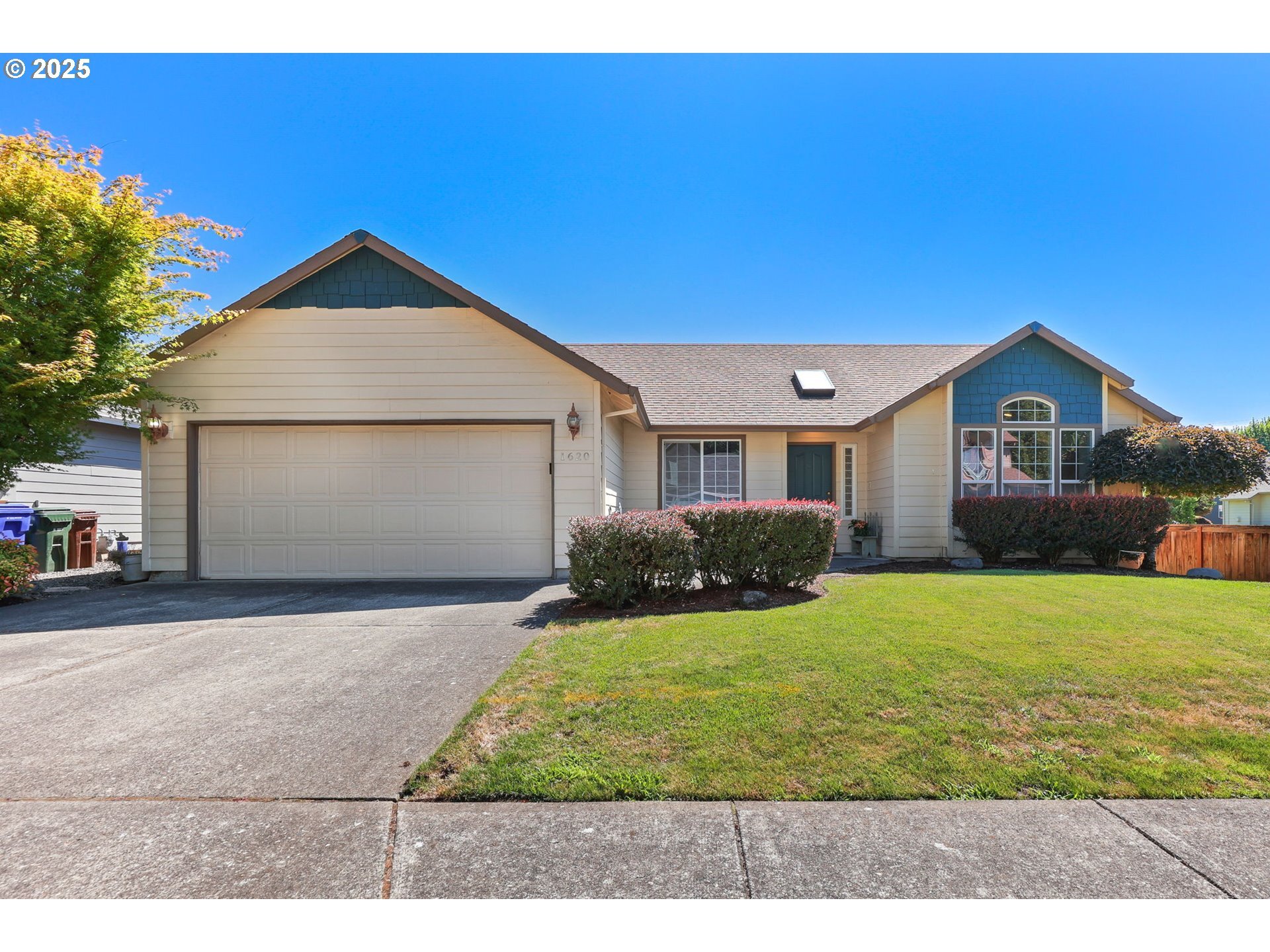 Property Photo: 1620 NE 207th Pl OR 97024