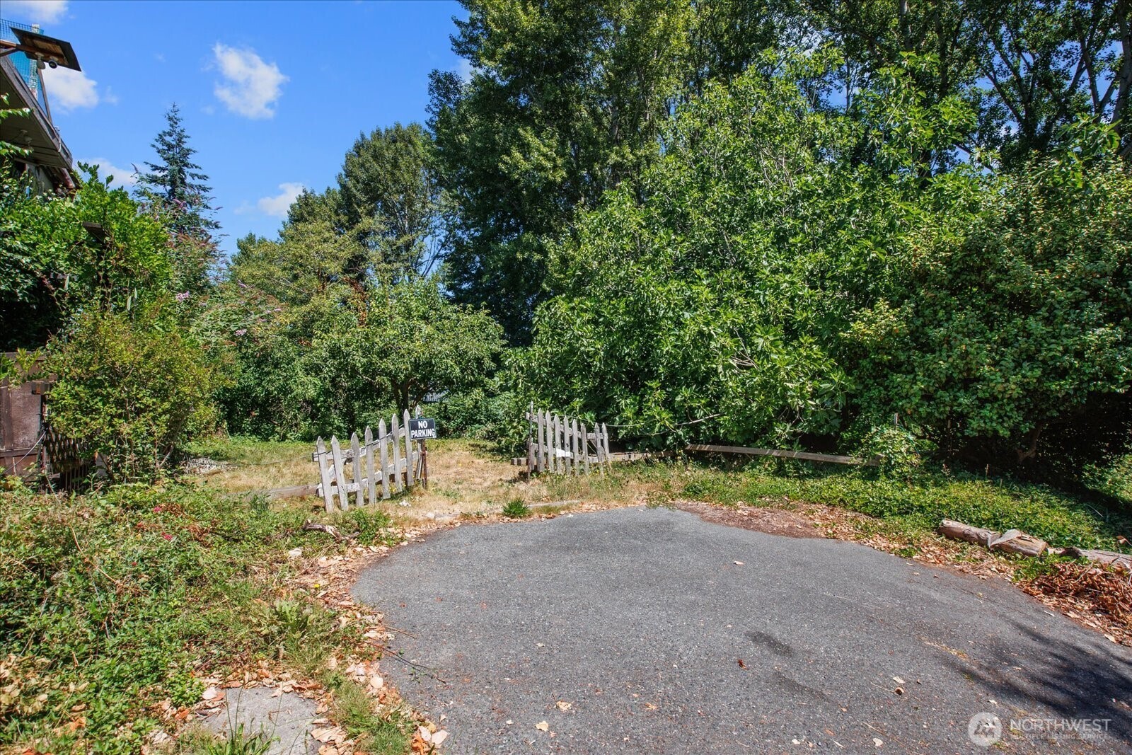 Property Photo: 428 Raye Street WA 98109