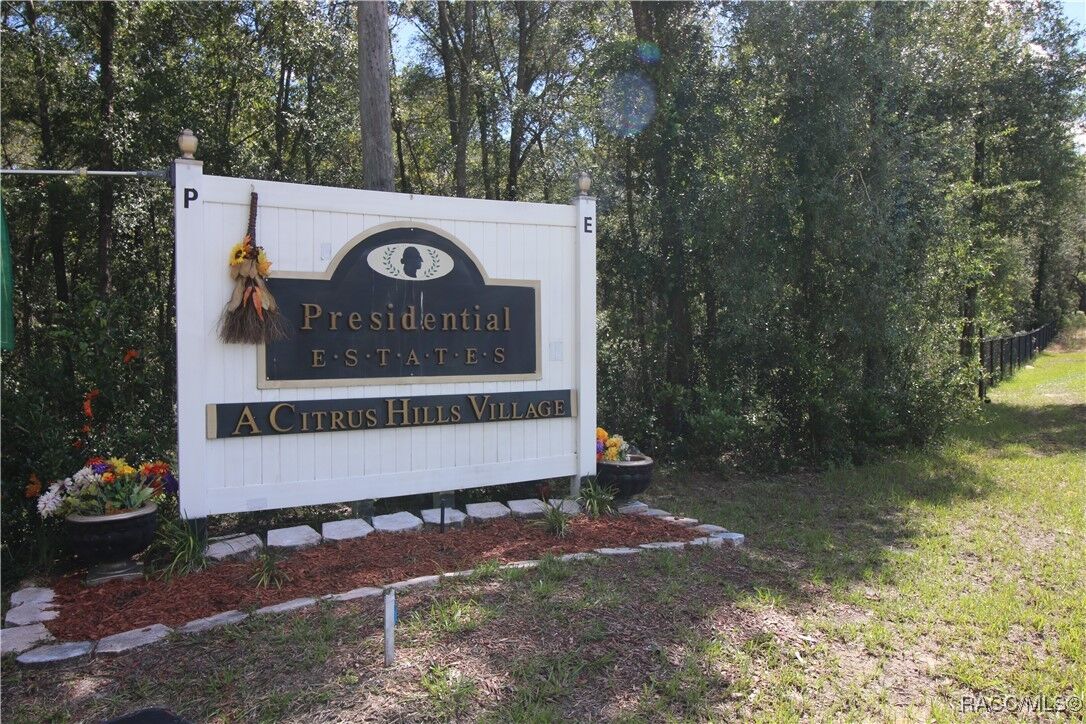 Property Photo: 1012 & 1030 E McKinley Street FL 34442
