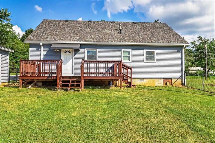 Property Photo:  1008 W Madison Street  KY 42134 