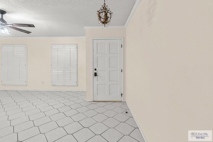 Property Photo: 1544 Oriole Ln TX 78521