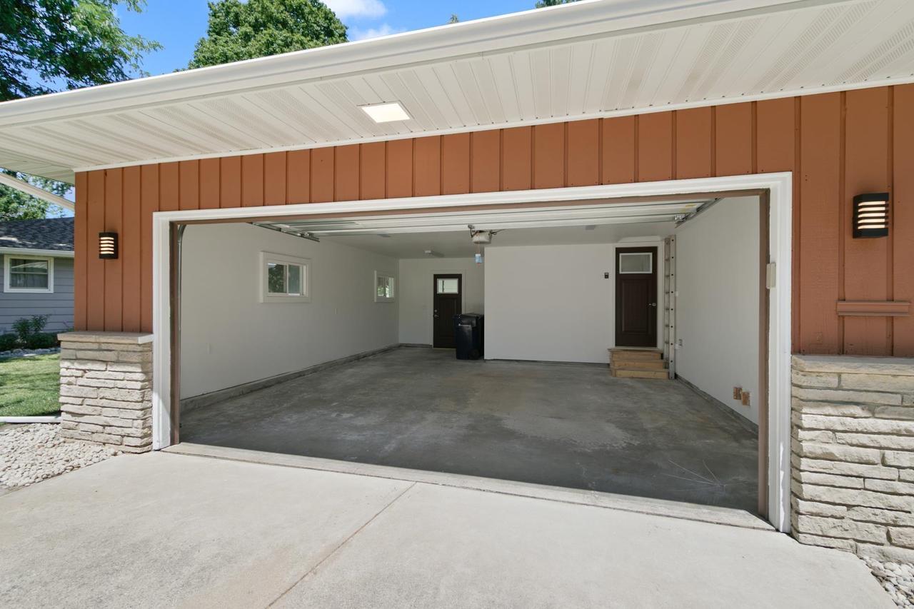 Property Photo:  1016 Erie Drive  WI 53545 