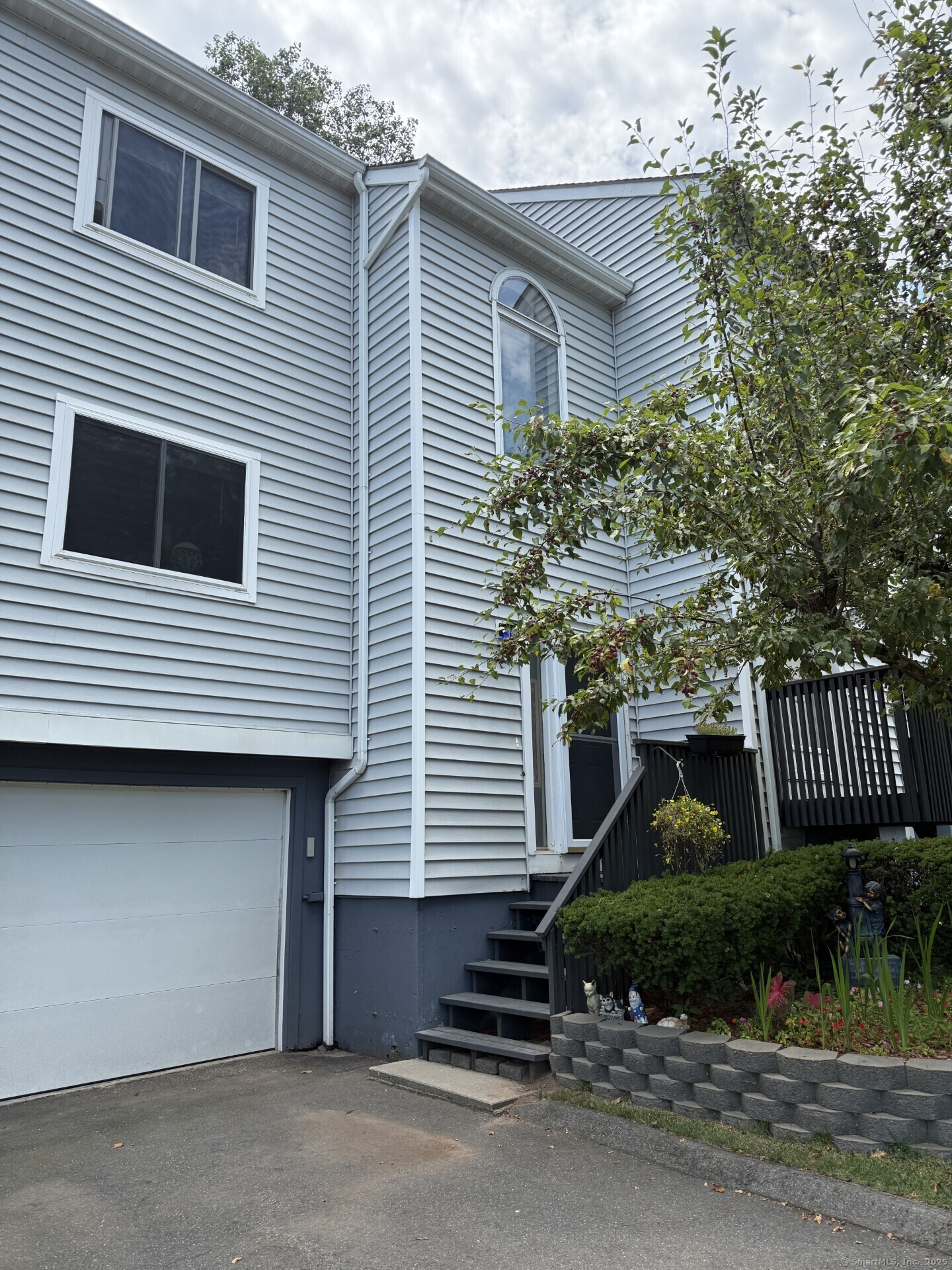 Property Photo: 7 Sunridge Lane 7 CT 06416