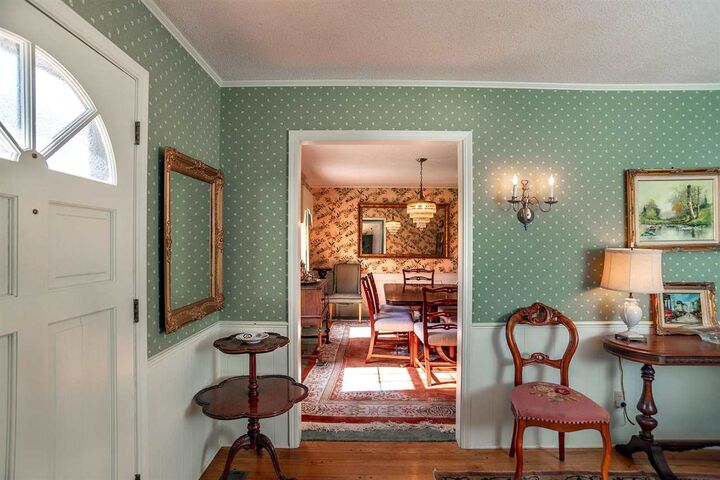 Property Photo: 724 W Lakeshore Drive OK 74075