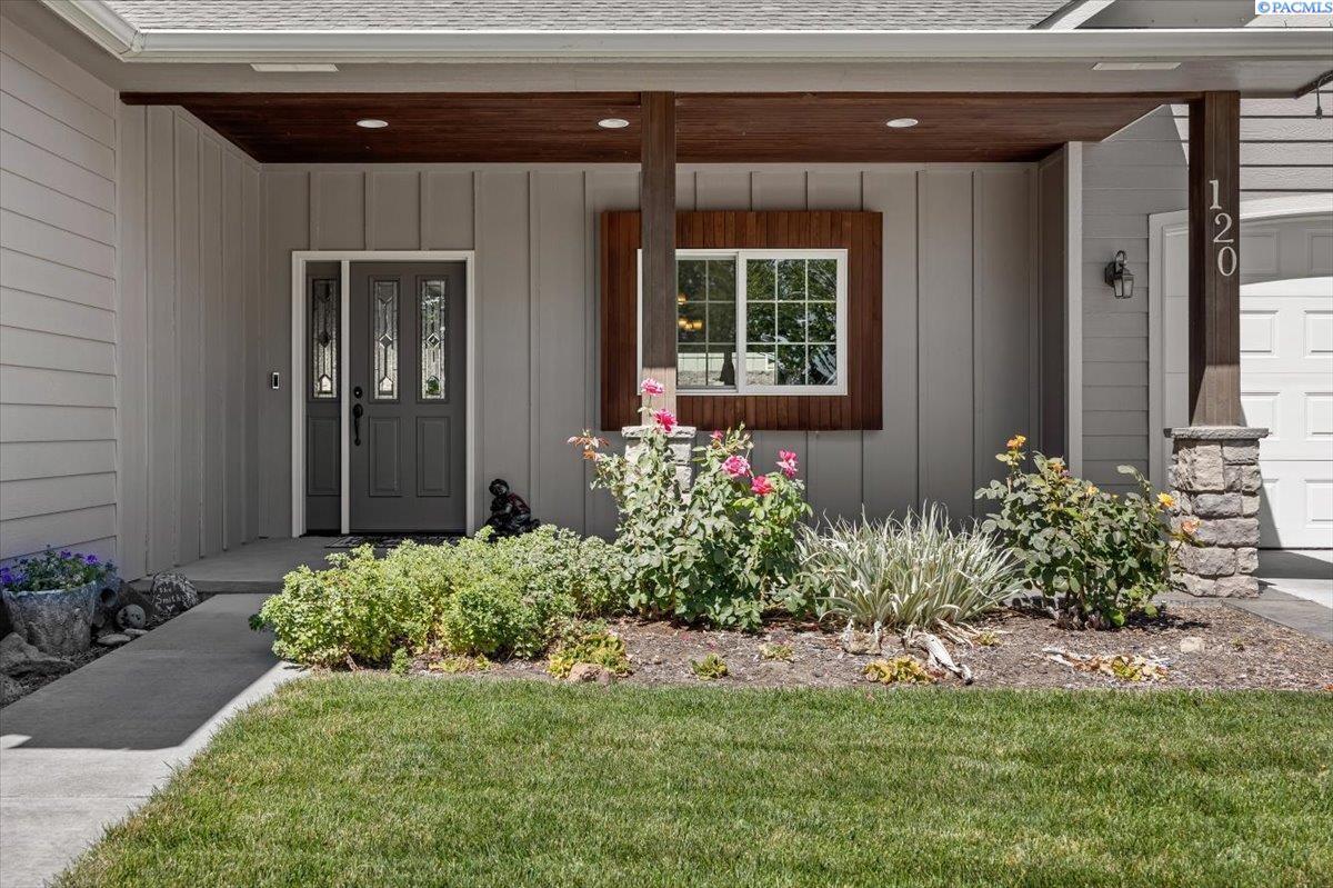 Property Photo: 120 Andrea WA 99352