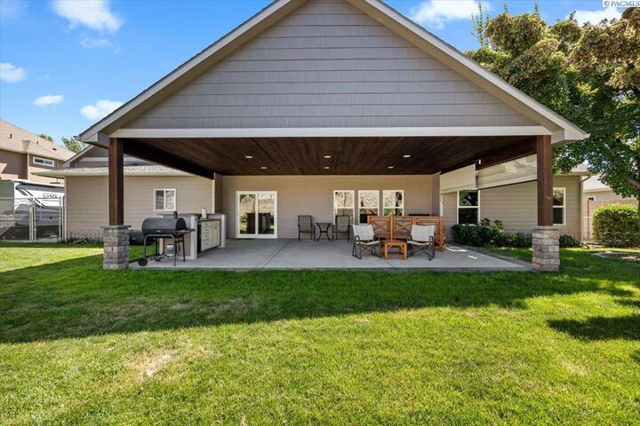 Property Photo: 120 Andrea WA 99352