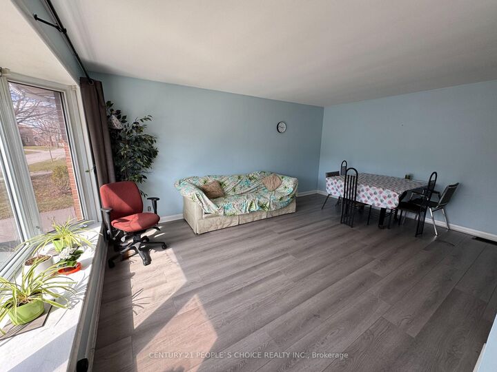 Property Photo:  57 Sinclair Street  ON K8P 3S7 