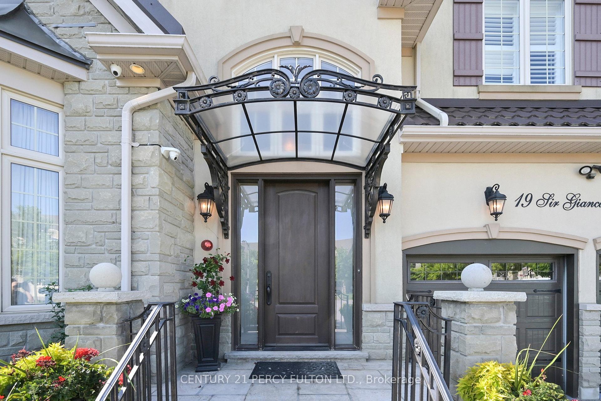 Property Photo:  19 Sir Giancarlo Court  ON L6A 0C6 