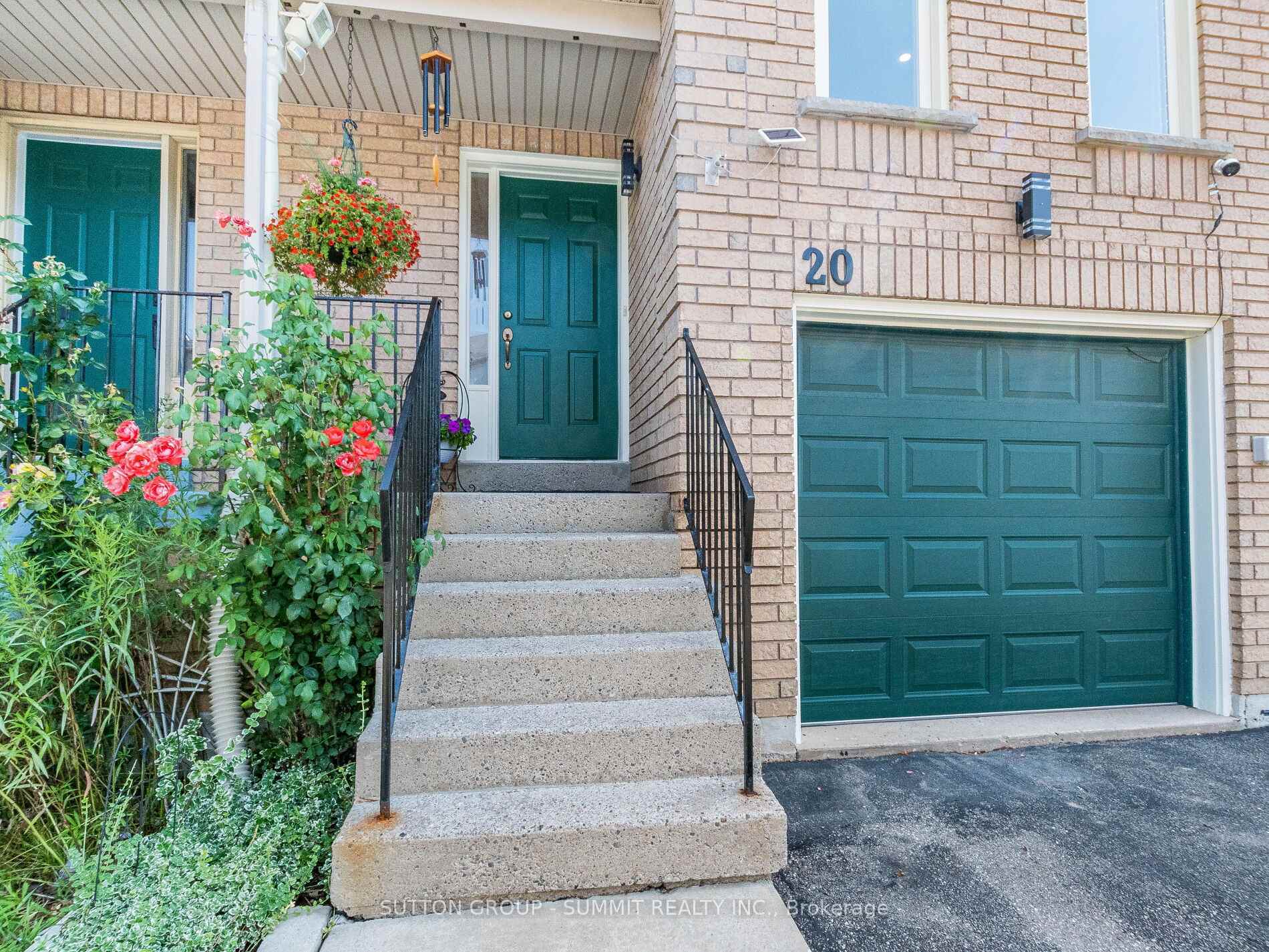 Property Photo:  2 Sir Lou Drive 20  ON L6Y 5A8 