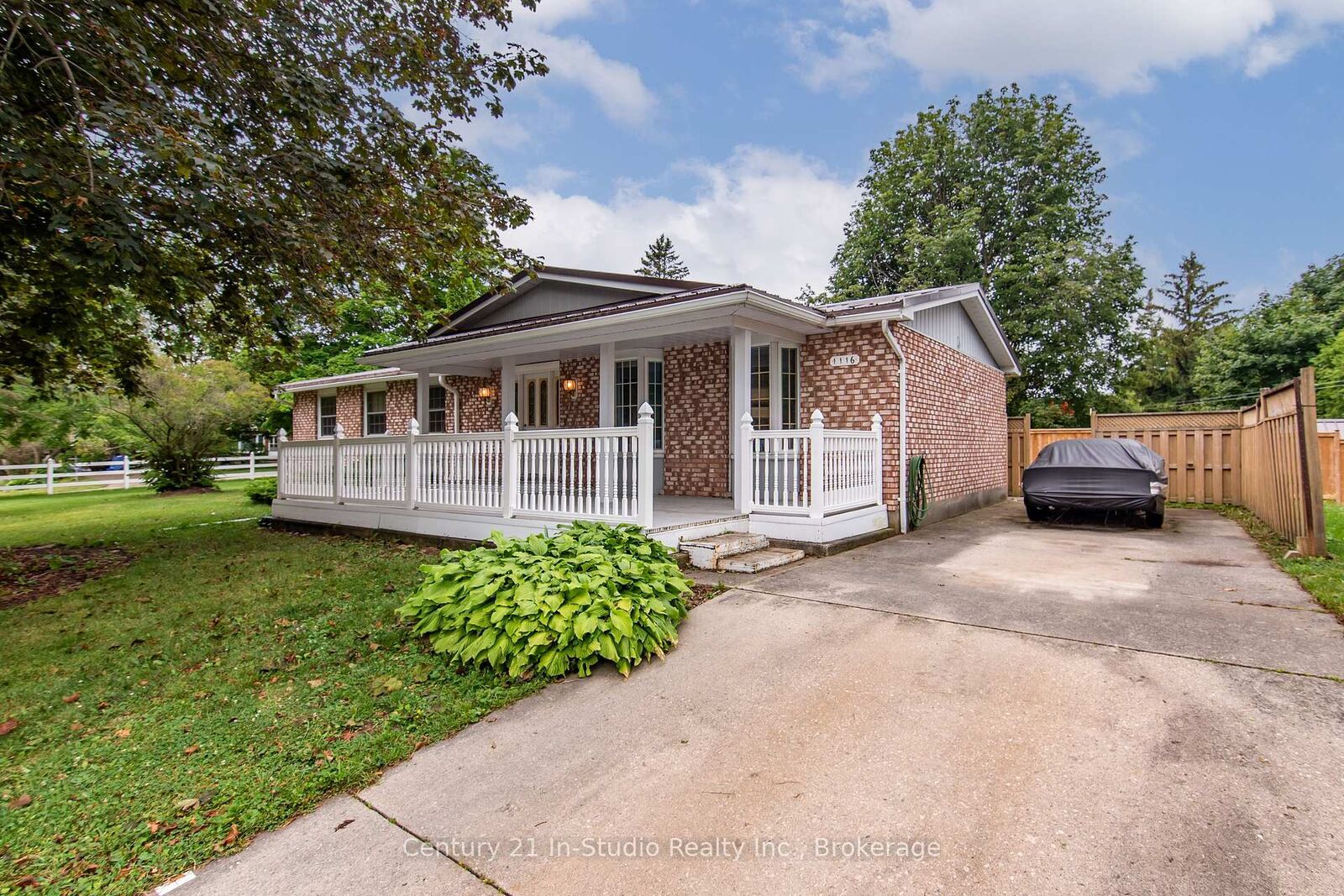 Property Photo:  1116 Milne Drive  ON N2Z 1X4 