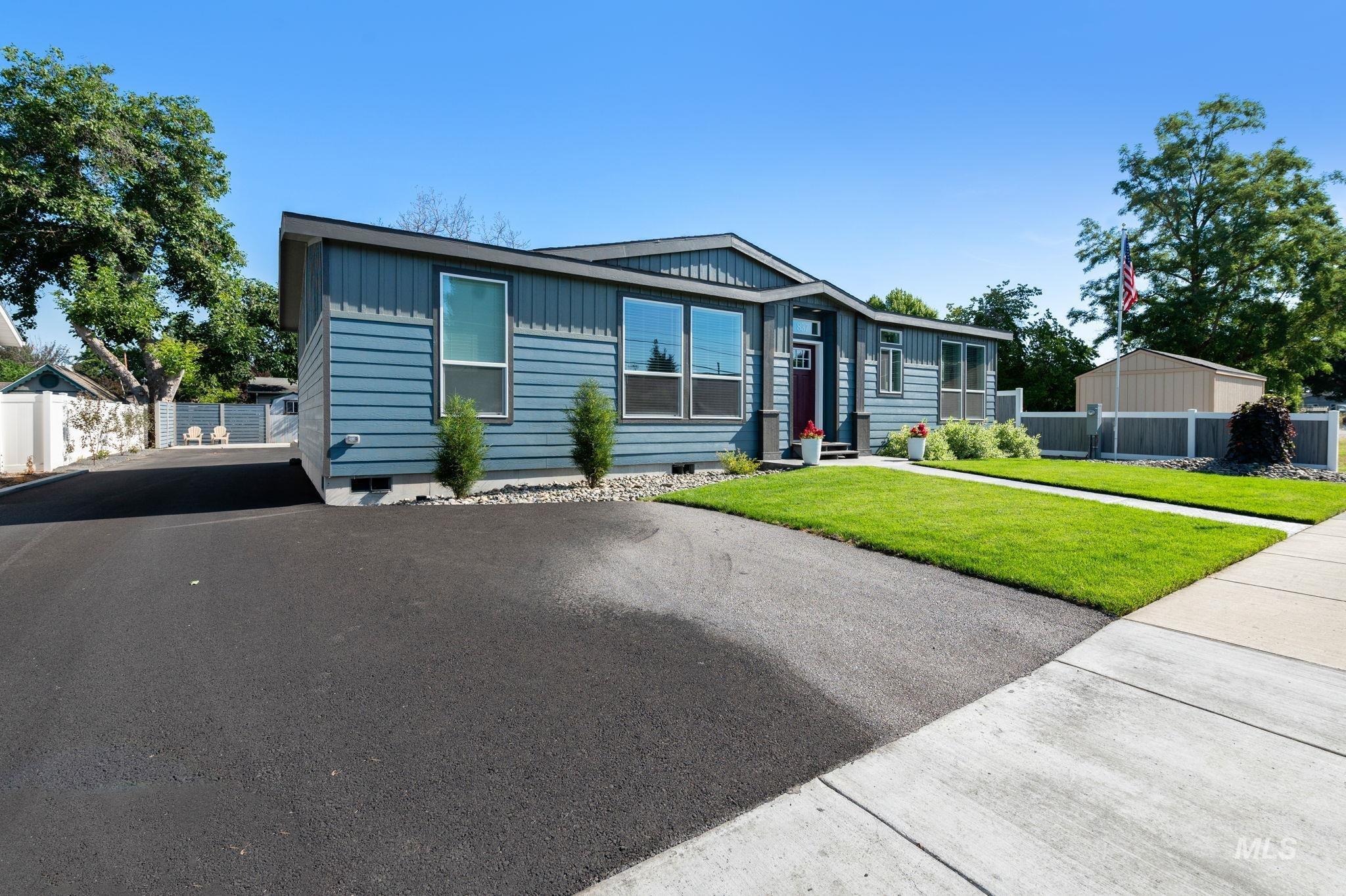 Property Photo:  837 Burrell Ave  ID 83501 
