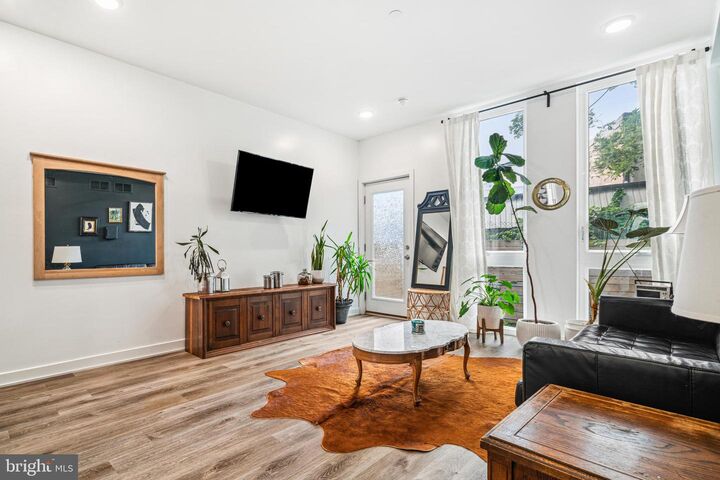 Property Photo: 435 W Berks Street PA 19122
