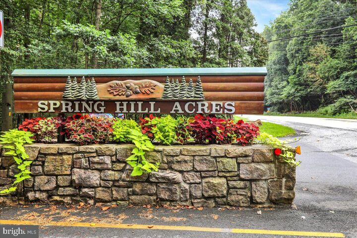 Property Photo: 1806 Larch Circle PA 17042