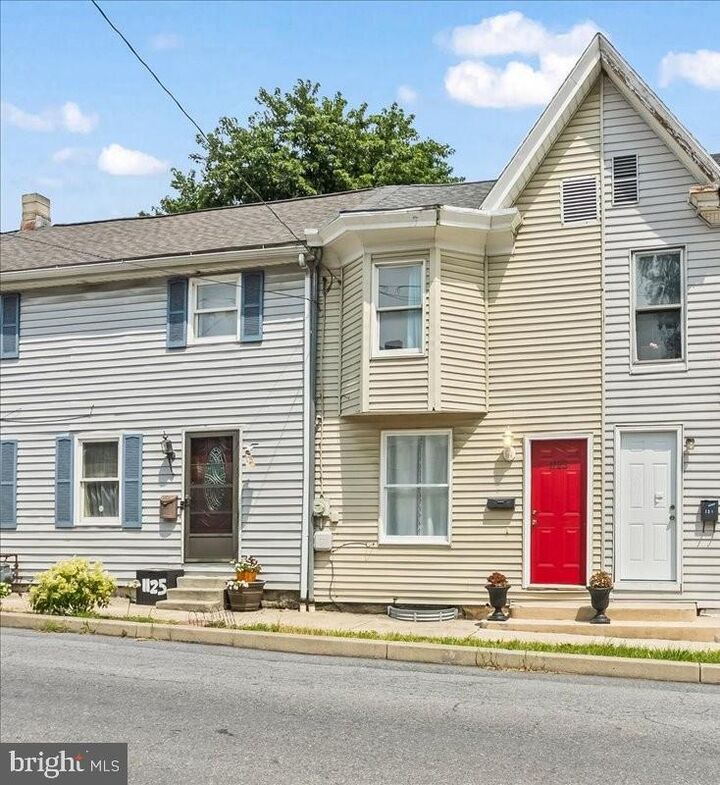Property Photo: 1123 2nd Street PA 17025