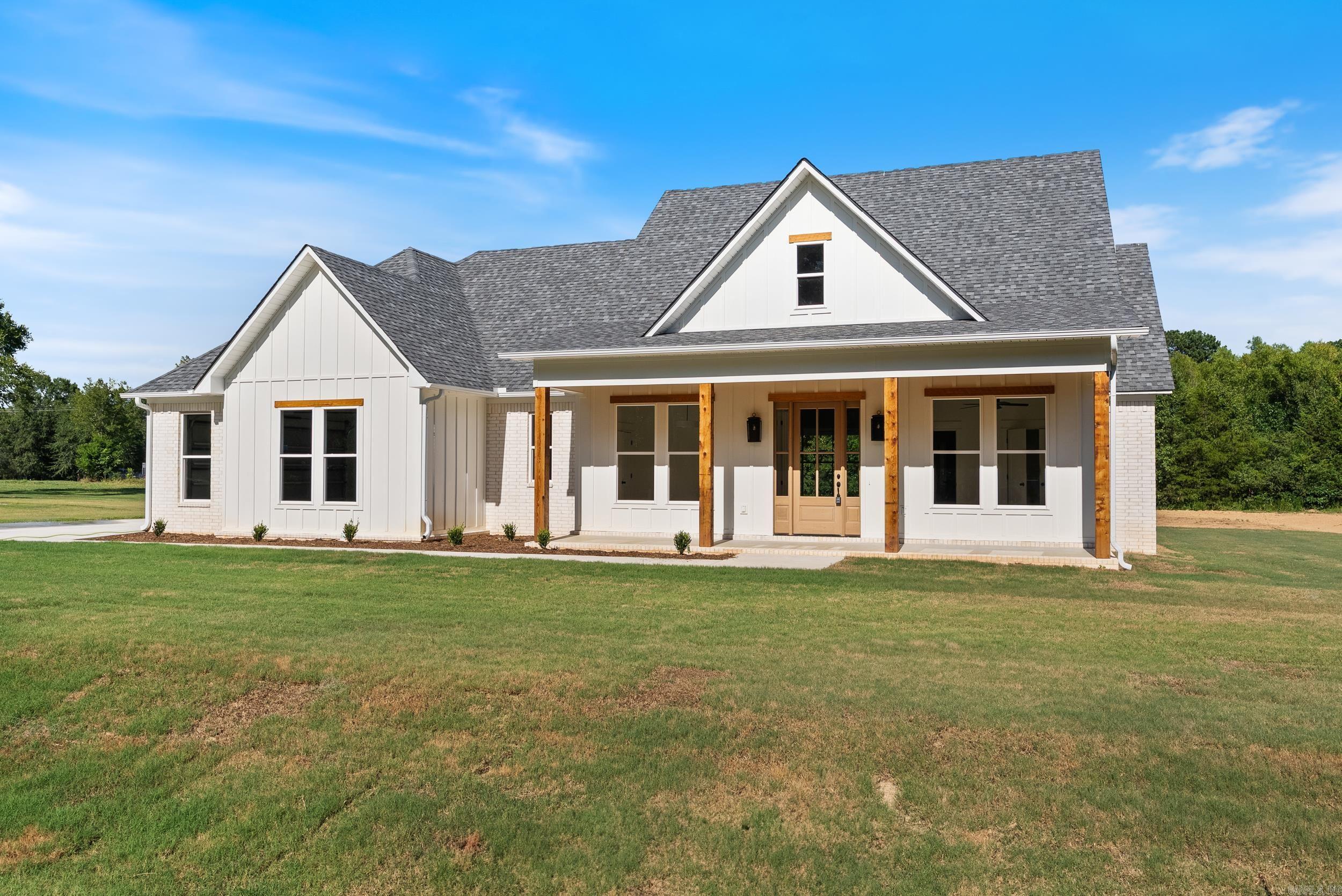 Property Photo: 9 Cardin Cove AR 72058