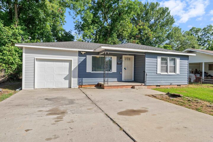 Property Photo: 520 Dewayne Avenue AR 72117
