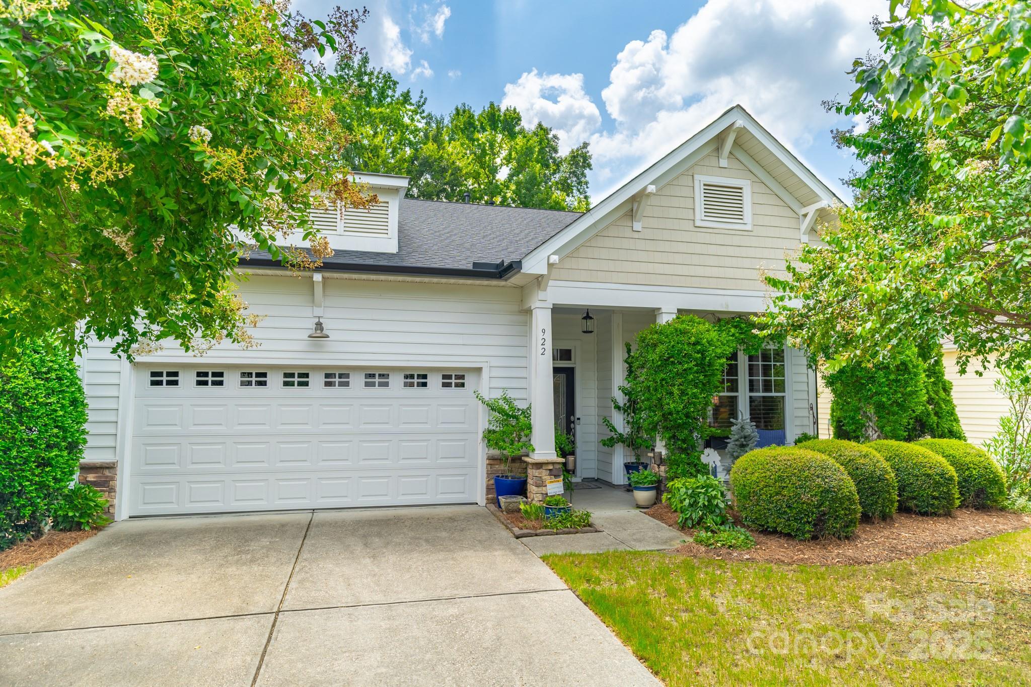 Property Photo:  922 Knob Creek Lane  SC 29708 
