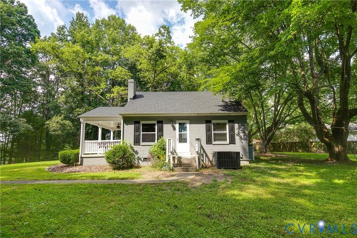 Property Photo: 9215 Mapleway Road VA 23229