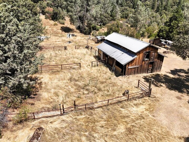 Property Photo:  46467 Bissett Station Road  CA 93644 