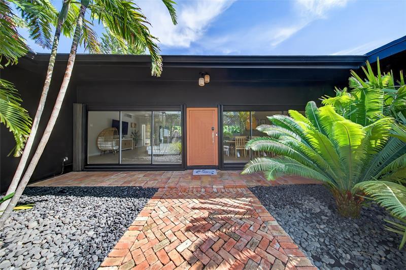 Property Photo: 2112 Manatee Drive FL 33316