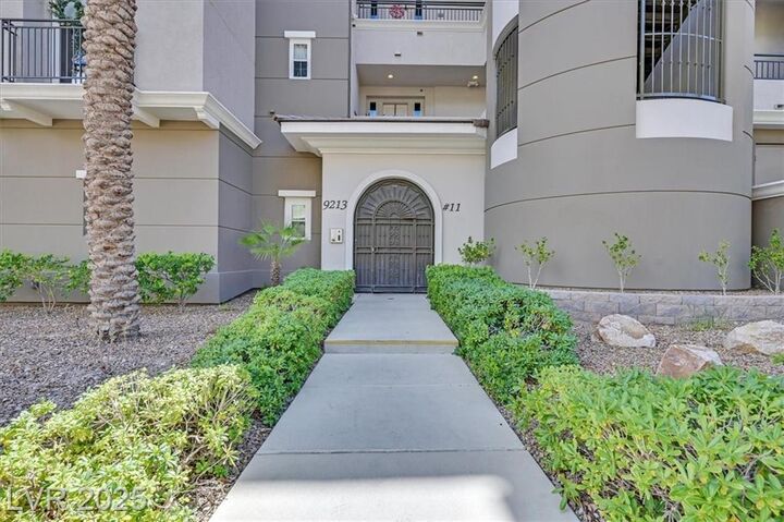 Property Photo:  9213 Las Manaitas Avenue 401  NV 89144 
