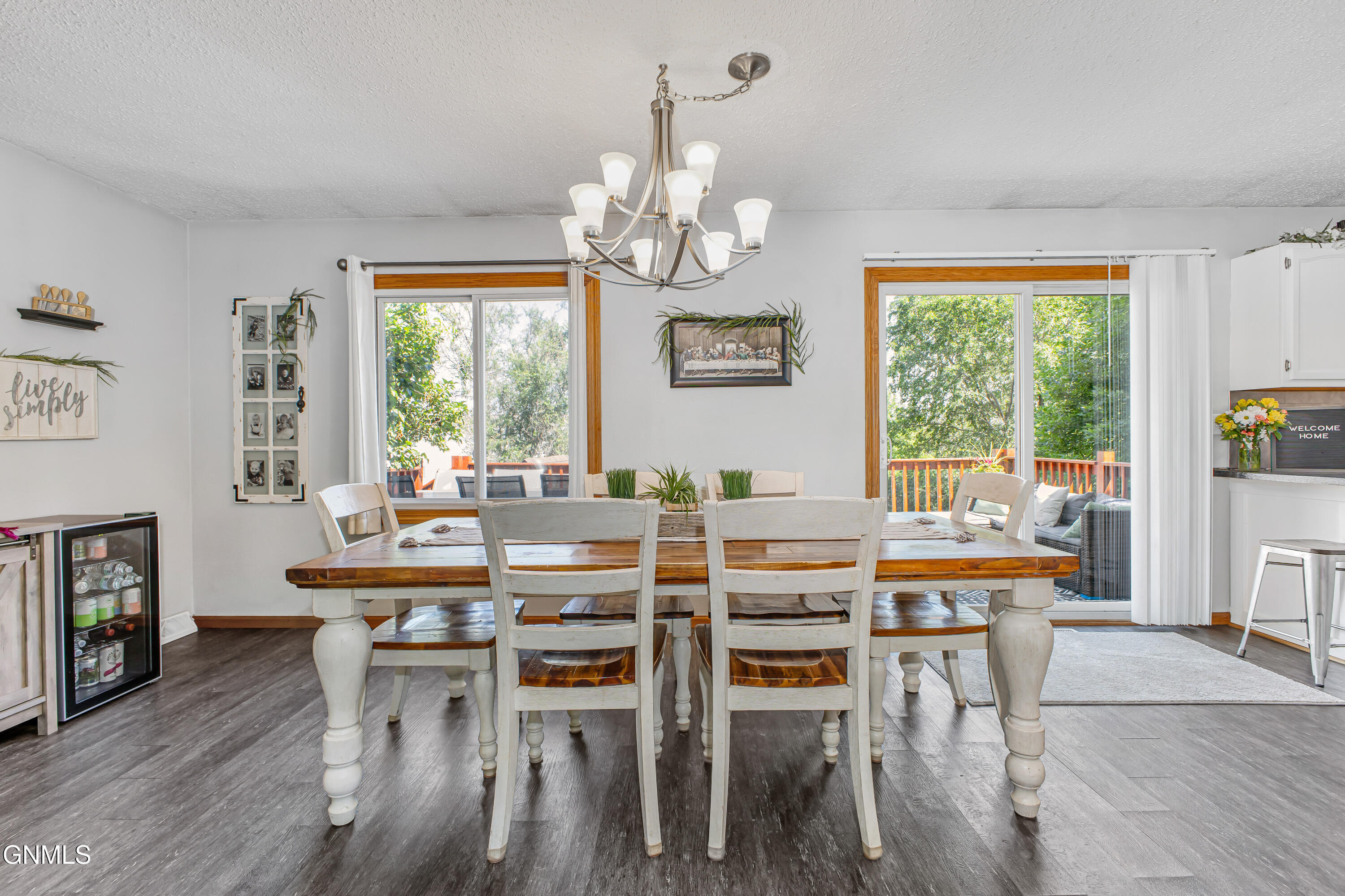 Property Photo: 935 N 33rd Street ND 58501