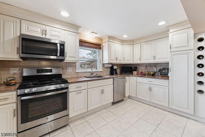 Property Photo: 214 Bradford Ave NJ 07036