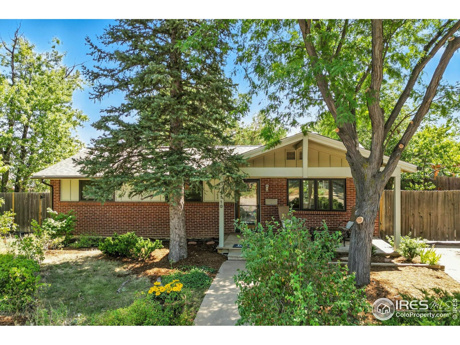 Property Photo:  1110 Hartford Dr  CO 80305 