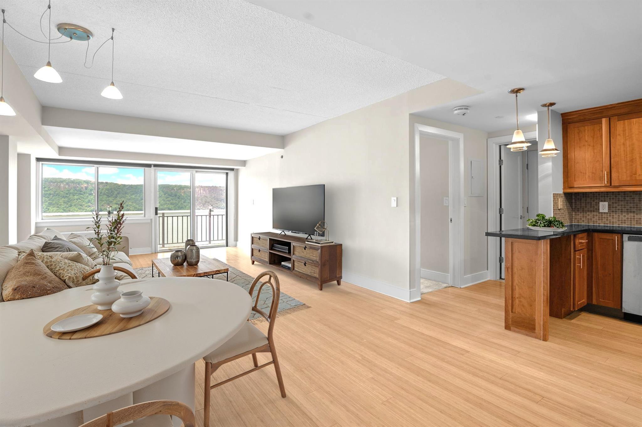 Property Photo: 1020 Warburton Avenue 12F NY 10701