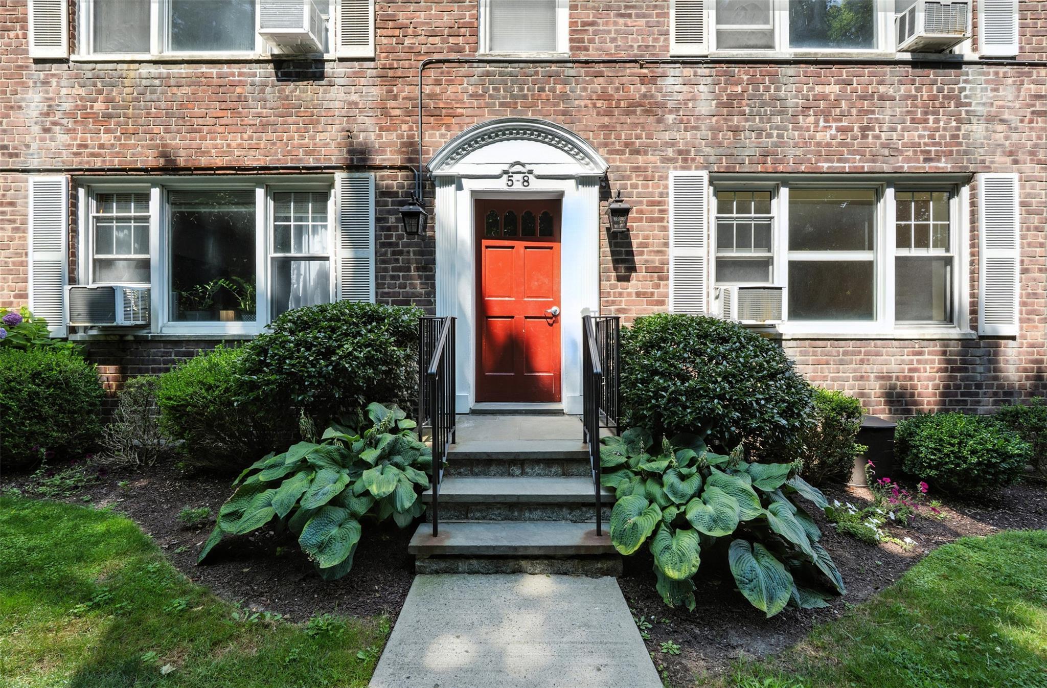 Property Photo: 14 Soundview Avenue 8 NY 10606