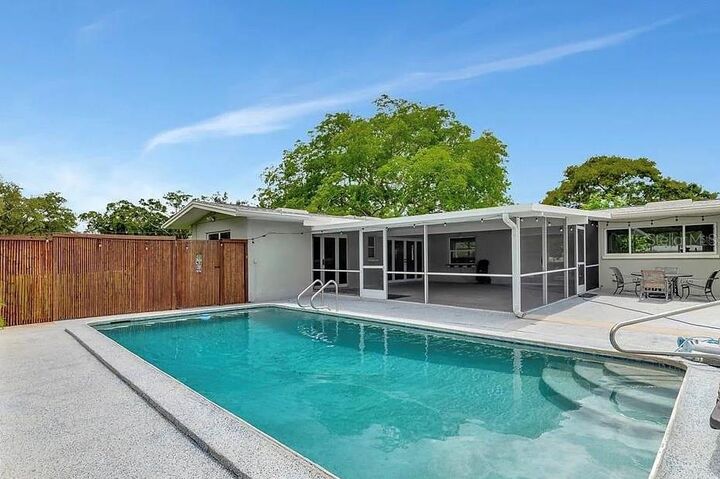 Property Photo: 5310 N Tuttle Avenue FL 34234