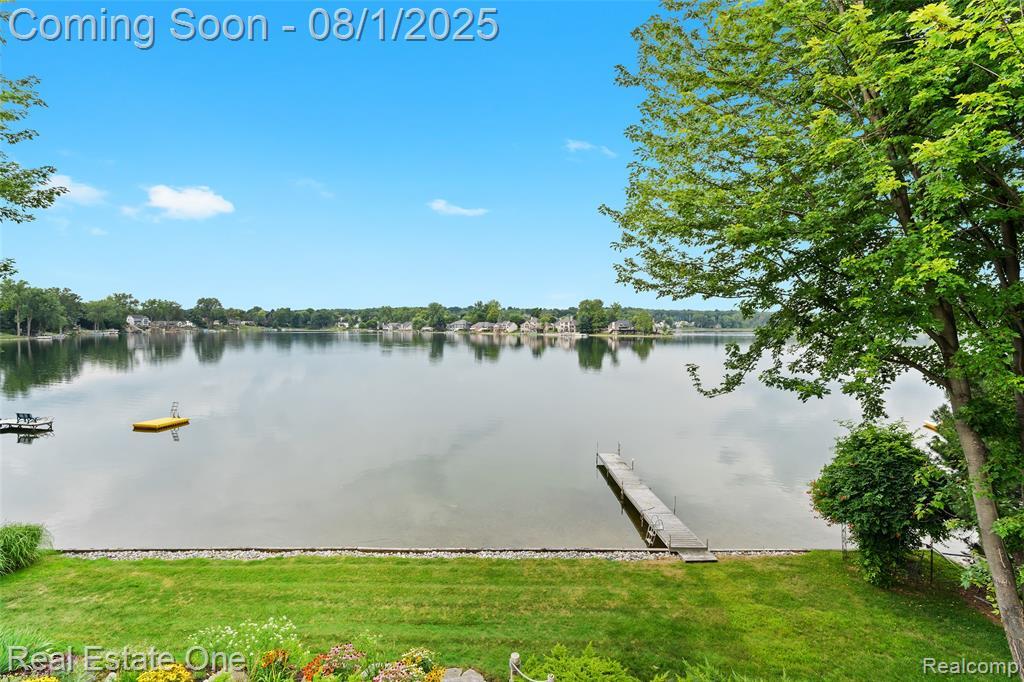 Property Photo:  16048 Pine Bluff Court  MI 48430 9166 