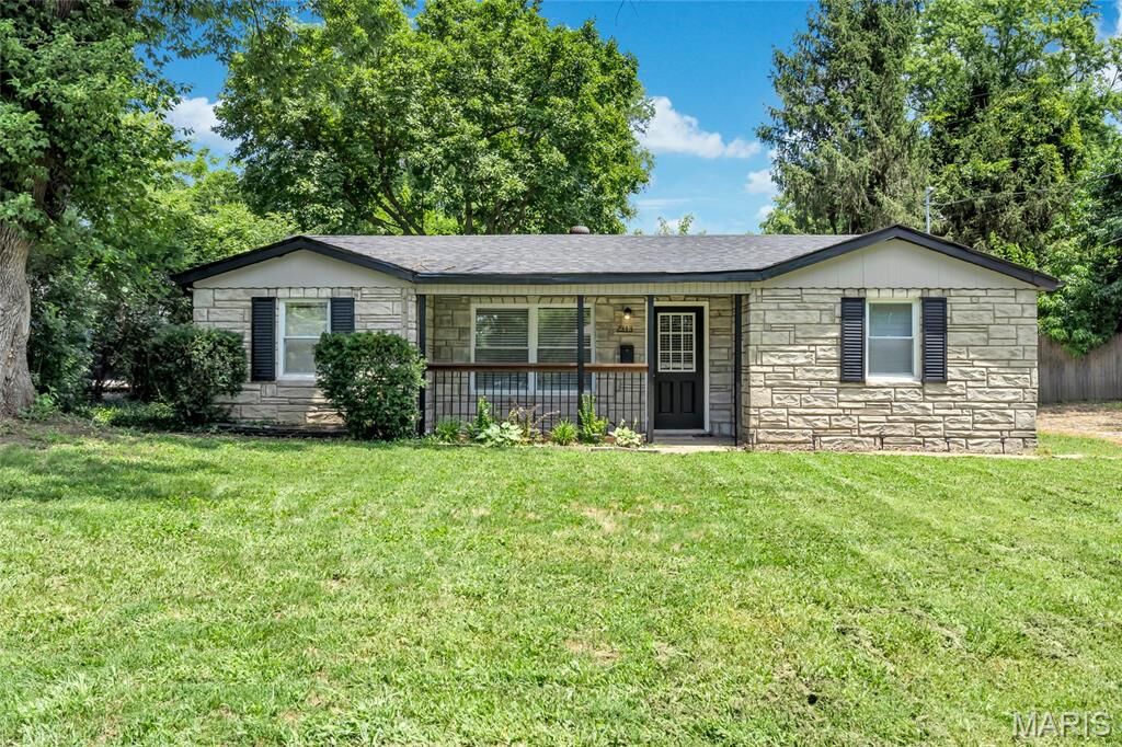 Property Photo:  2313 Meadow Drive  IL 62226 