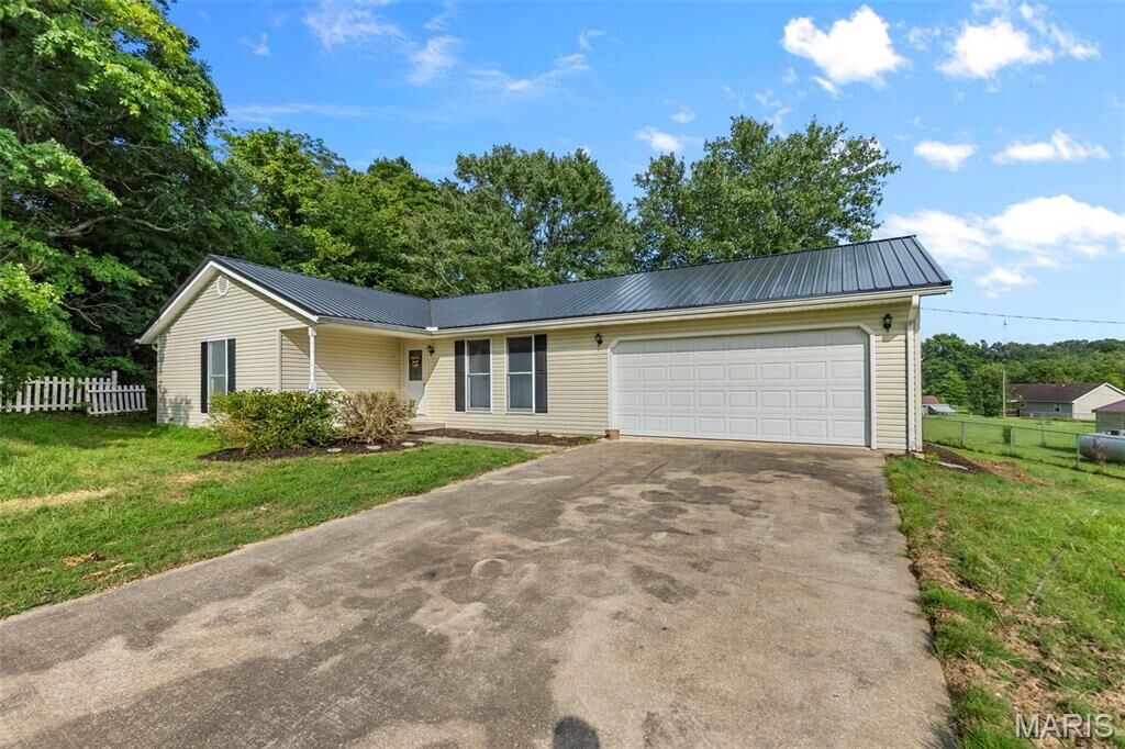 Property Photo:  800 Englehart Lane  MO 63764 