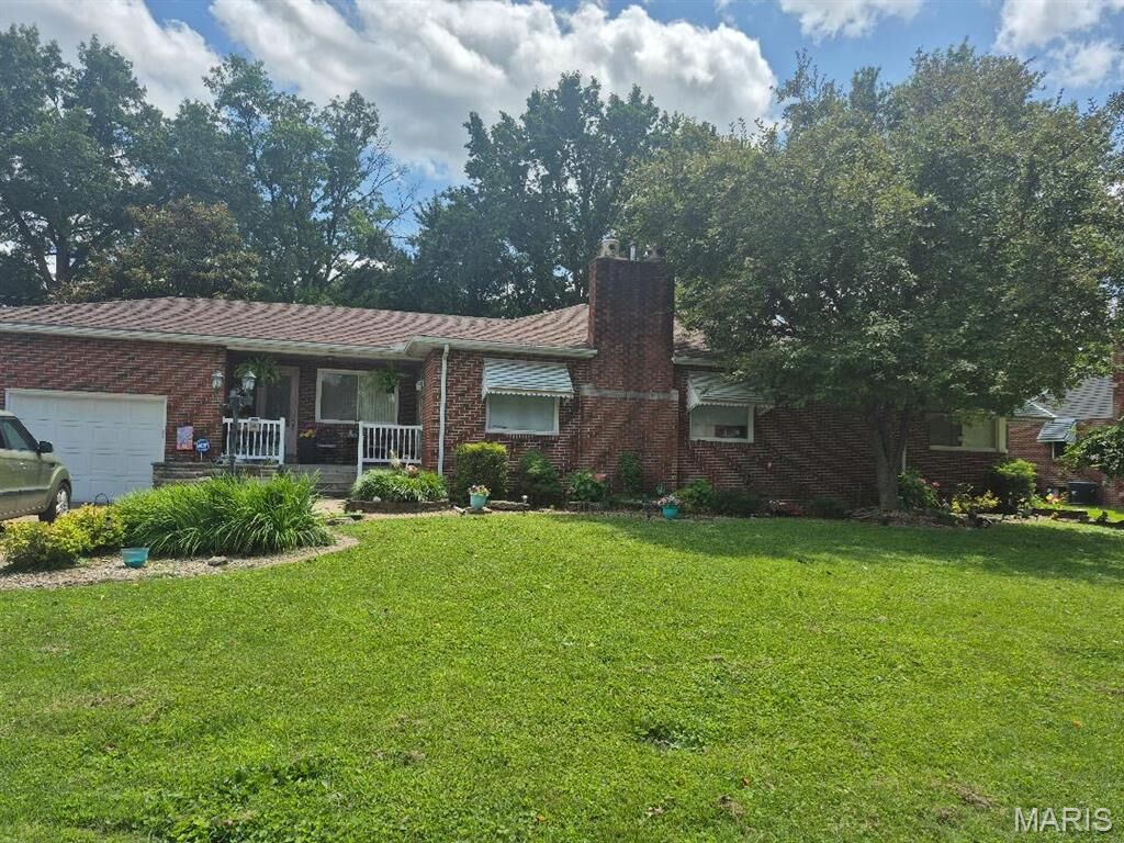 Property Photo: 2108 Amos Avenue IL 62040