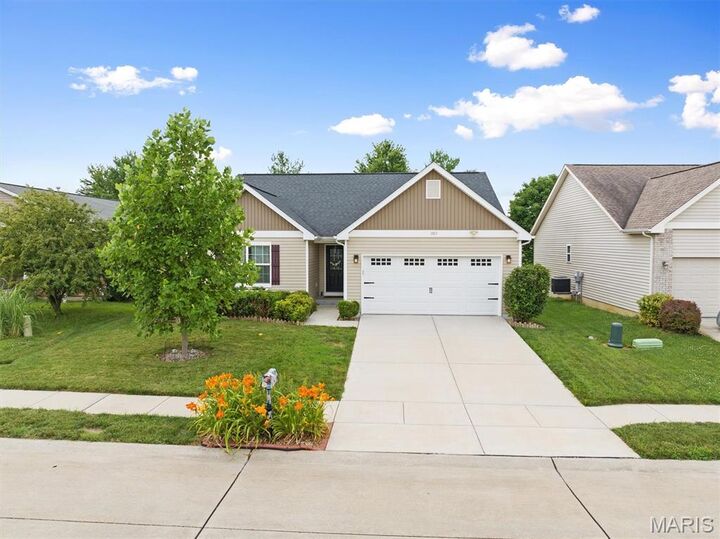1003 Koenig Drive  Godfrey IL 62035 photo